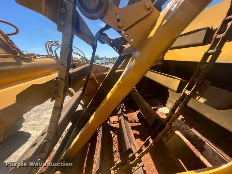image for item HL9127 1988 Caterpillar 613C  elevating scraper