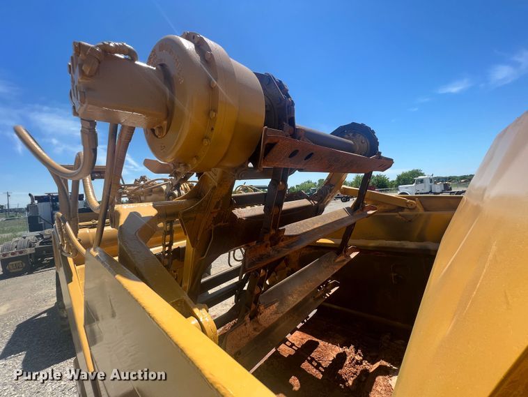 image for item HL9127 1988 Caterpillar 613C  elevating scraper