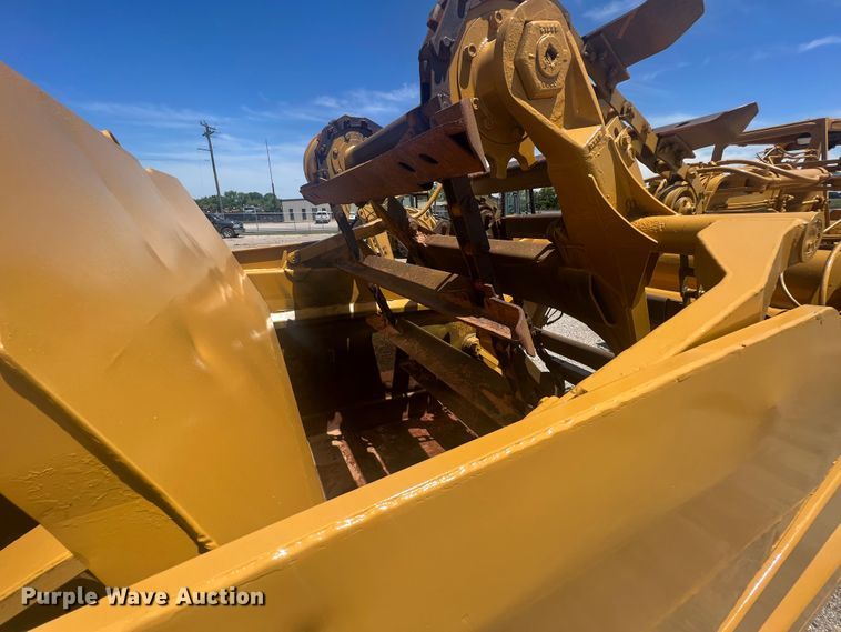 image for item HL9127 1988 Caterpillar 613C  elevating scraper