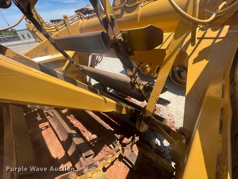 image for item HL9127 1988 Caterpillar 613C  elevating scraper