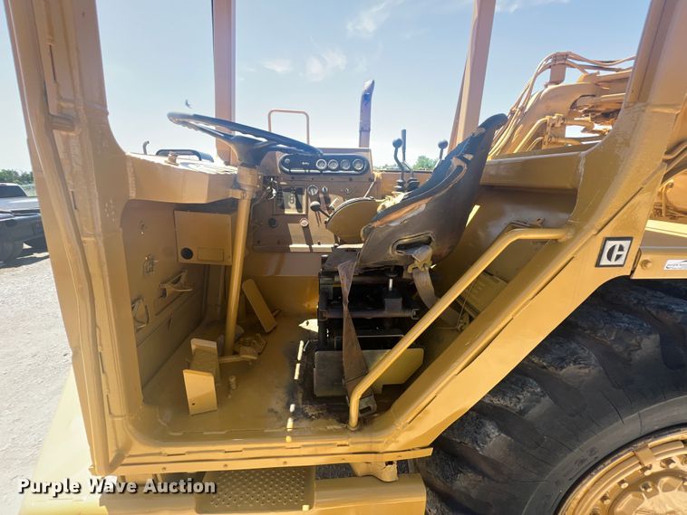 image for item HL9127 1988 Caterpillar 613C  elevating scraper