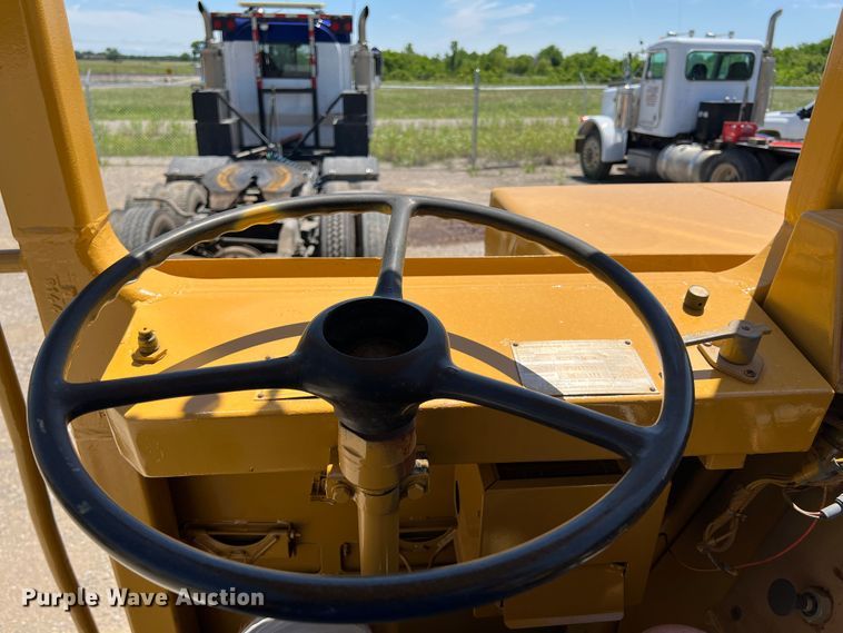 image for item HL9127 1988 Caterpillar 613C  elevating scraper