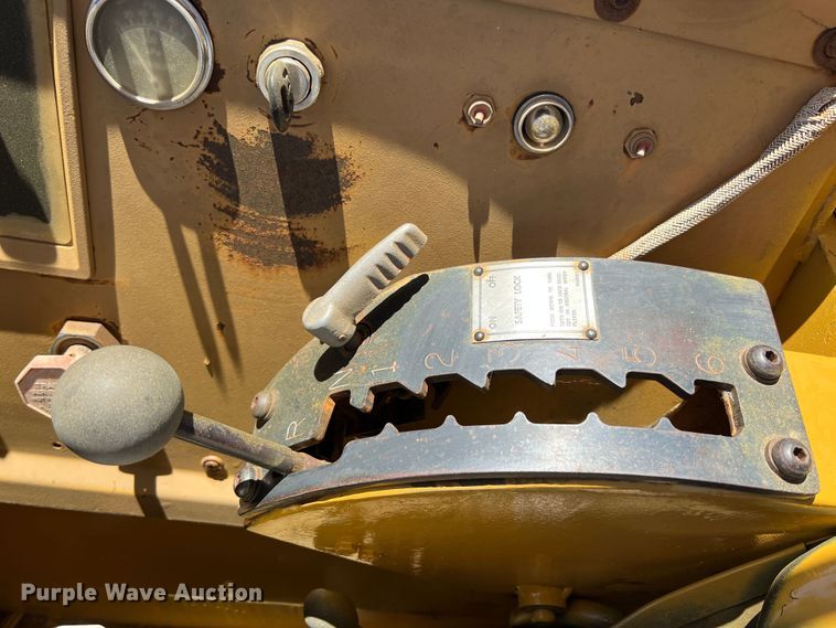 image for item HL9127 1988 Caterpillar 613C  elevating scraper