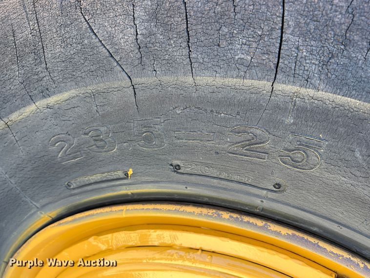 image for item HL9127 1988 Caterpillar 613C  elevating scraper