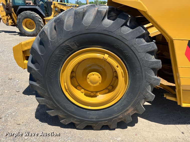 image for item HL9127 1988 Caterpillar 613C  elevating scraper