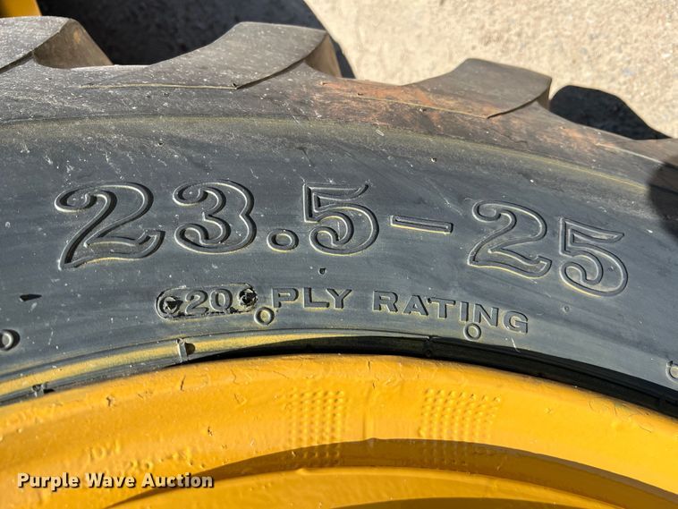 image for item HL9127 1988 Caterpillar 613C  elevating scraper