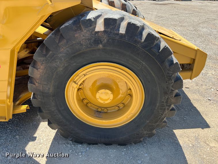 image for item HL9127 1988 Caterpillar 613C  elevating scraper