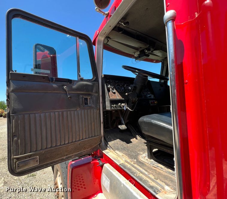 image for item HL9131 1992 Kenworth T600  dump truck