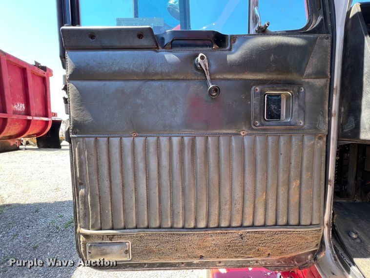 image for item HL9131 1992 Kenworth T600  dump truck