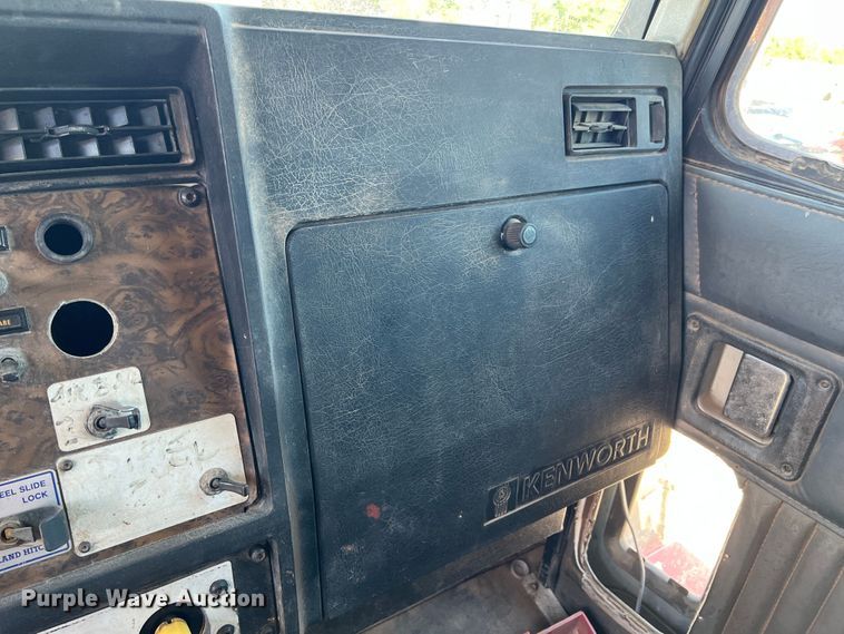 image for item HL9131 1992 Kenworth T600  dump truck