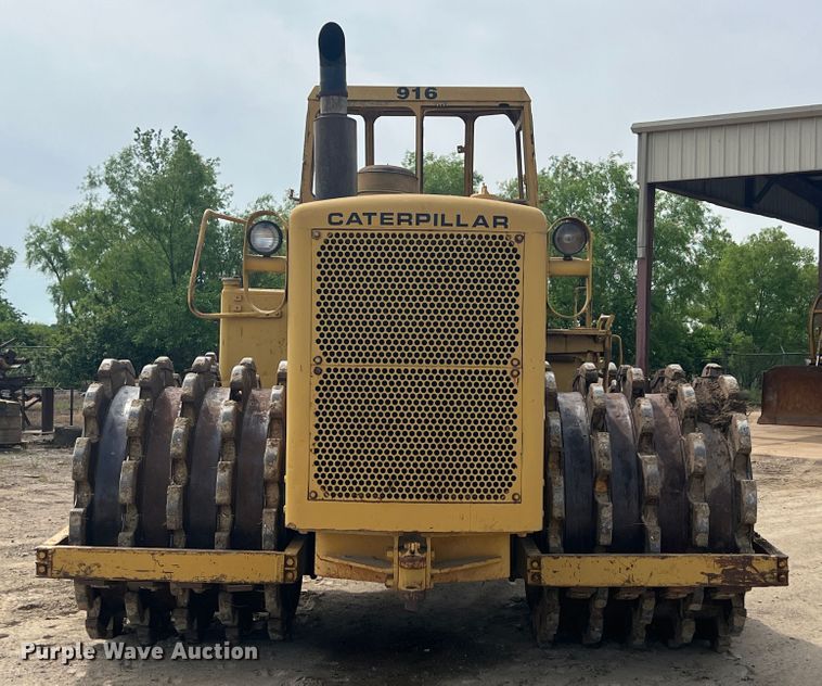 image for item HL9135 1973 Caterpillar 825B  landfill compactor