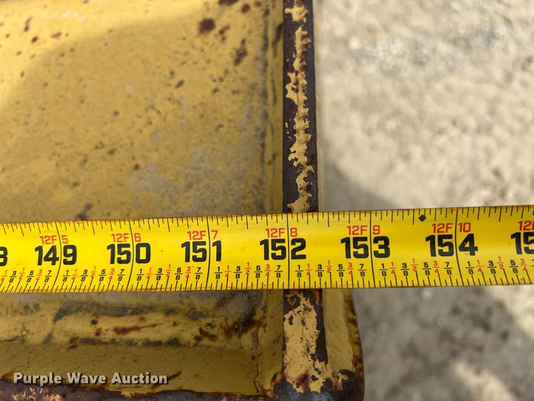 image for item HL9135 1973 Caterpillar 825B  landfill compactor