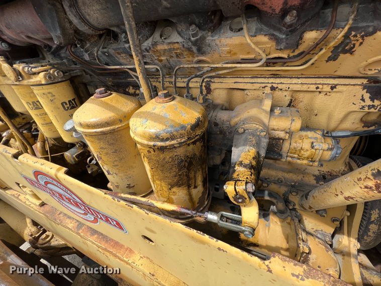 image for item HL9135 1973 Caterpillar 825B  landfill compactor