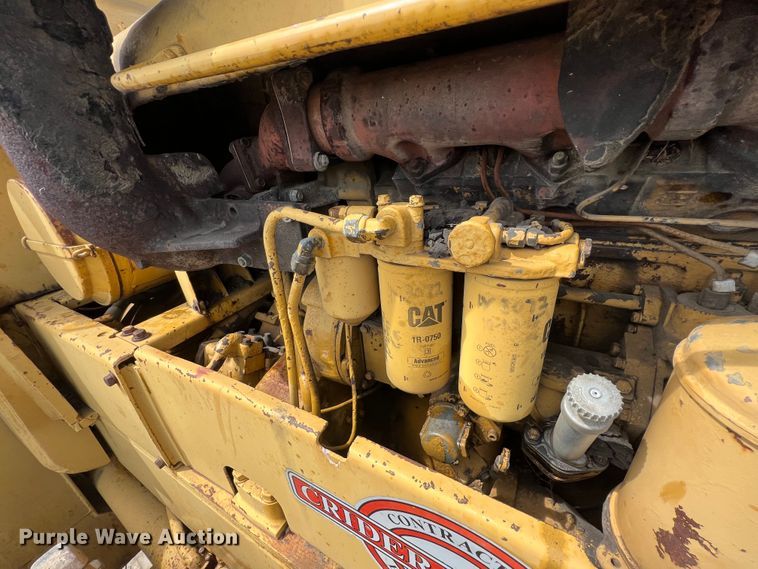 image for item HL9135 1973 Caterpillar 825B  landfill compactor