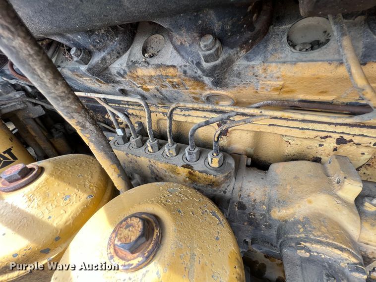 image for item HL9135 1973 Caterpillar 825B  landfill compactor