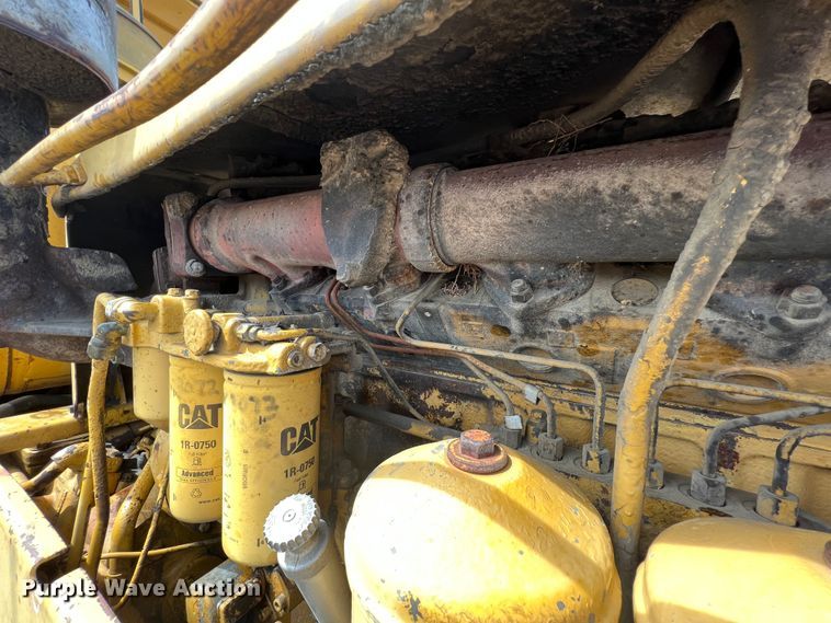 image for item HL9135 1973 Caterpillar 825B  landfill compactor