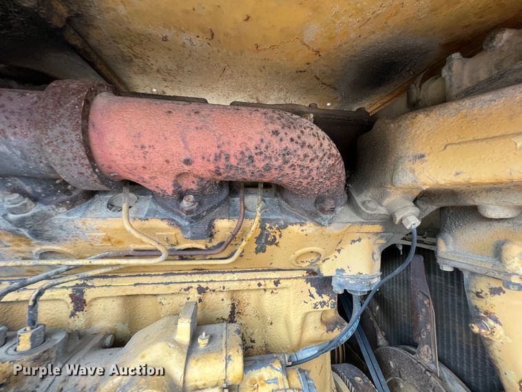 image for item HL9135 1973 Caterpillar 825B  landfill compactor