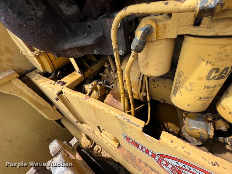 image for item HL9135 1973 Caterpillar 825B  landfill compactor