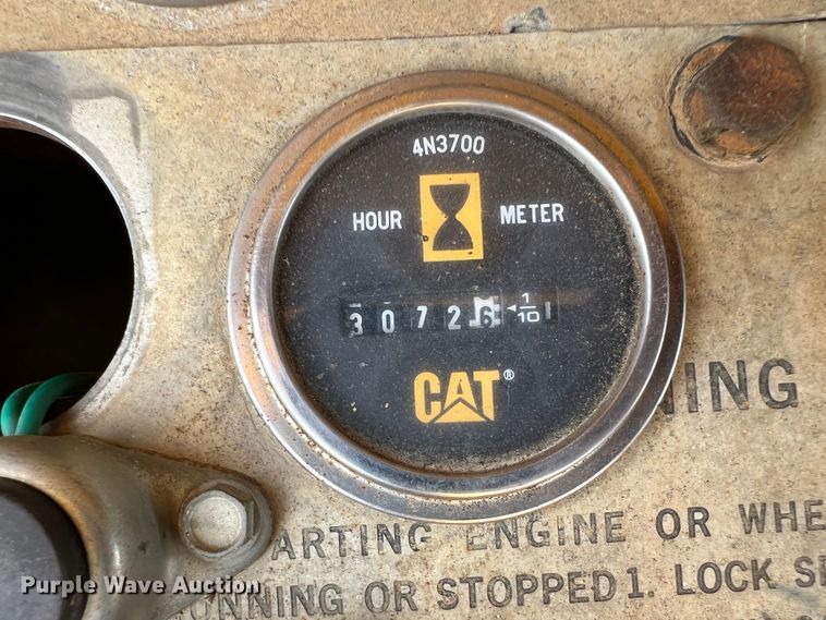 image for item HL9135 1973 Caterpillar 825B  landfill compactor