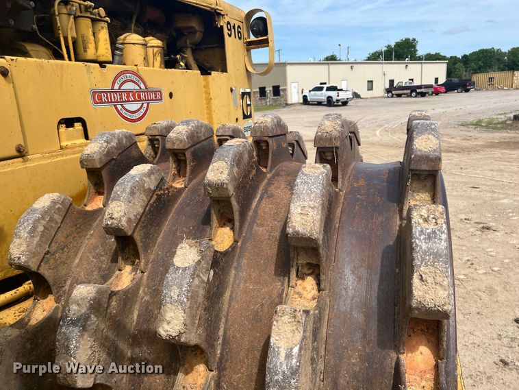 image for item HL9135 1973 Caterpillar 825B  landfill compactor