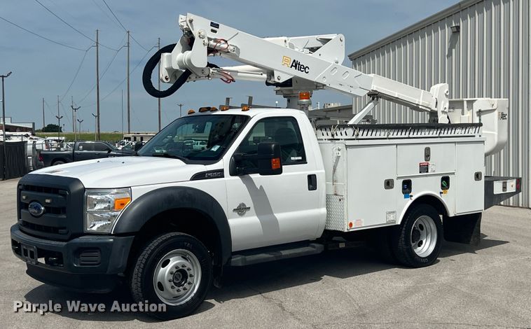 image for item HL9136 2015 Ford F550 Super Duty  bucket truck
