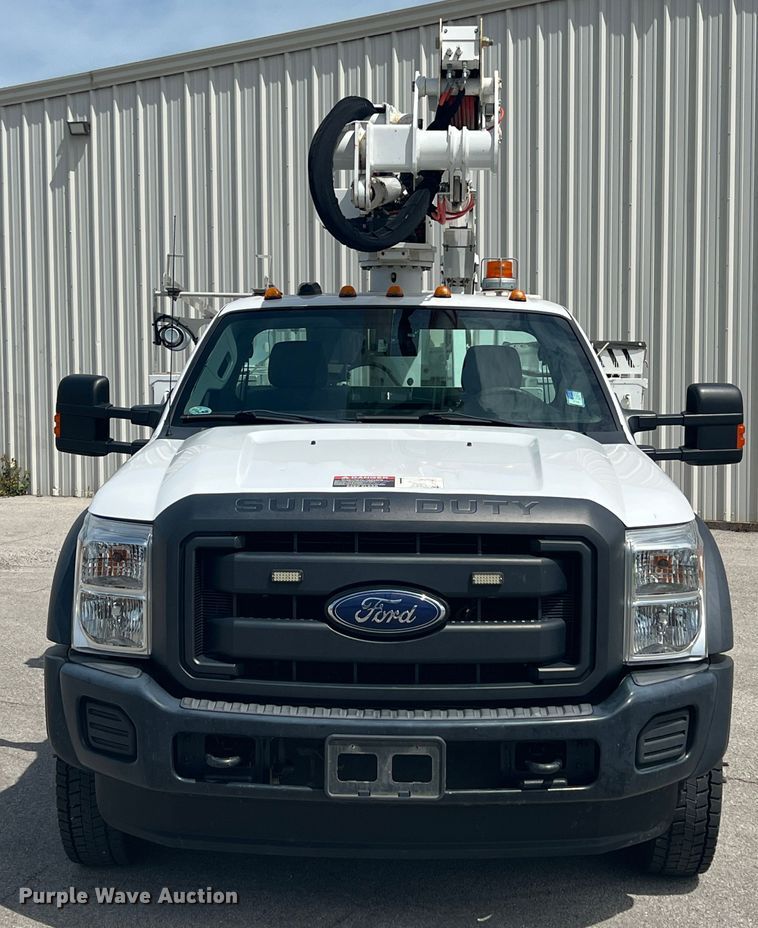image for item HL9136 2015 Ford F550 Super Duty  bucket truck