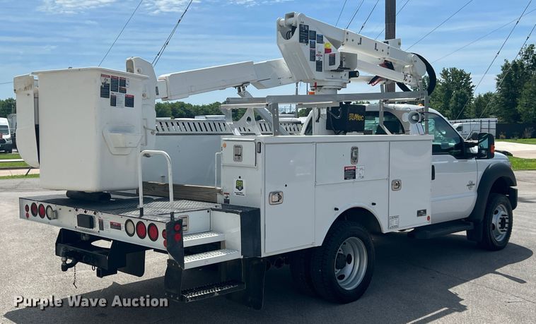 image for item HL9136 2015 Ford F550 Super Duty  bucket truck