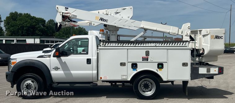 image for item HL9136 2015 Ford F550 Super Duty  bucket truck