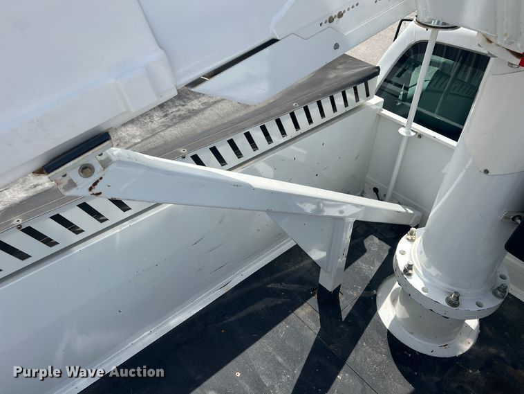 image for item HL9136 2015 Ford F550 Super Duty  bucket truck