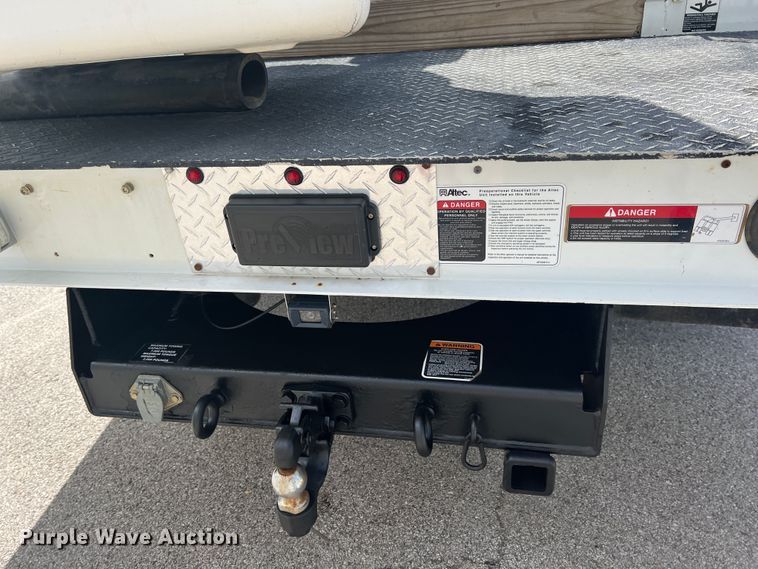 image for item HL9136 2015 Ford F550 Super Duty  bucket truck