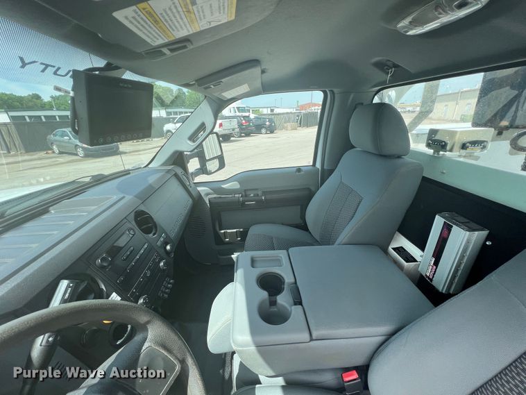 image for item HL9136 2015 Ford F550 Super Duty  bucket truck