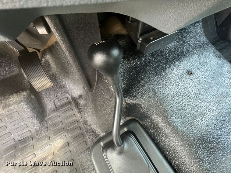 image for item HL9136 2015 Ford F550 Super Duty  bucket truck