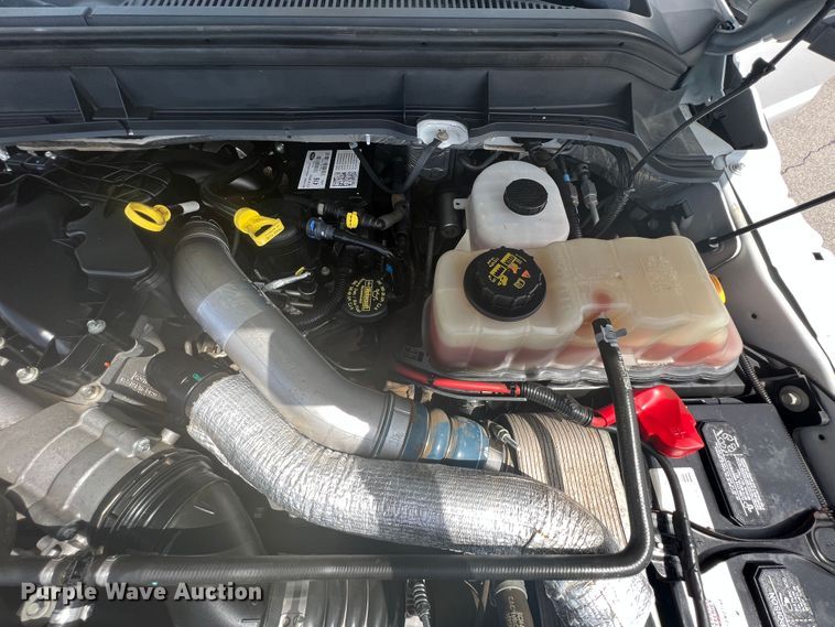 image for item HL9136 2015 Ford F550 Super Duty  bucket truck