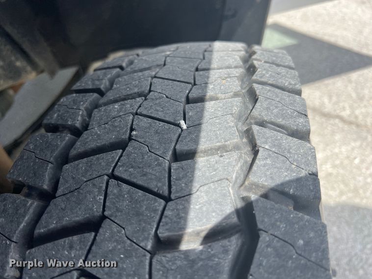 image for item HL9136 2015 Ford F550 Super Duty  bucket truck