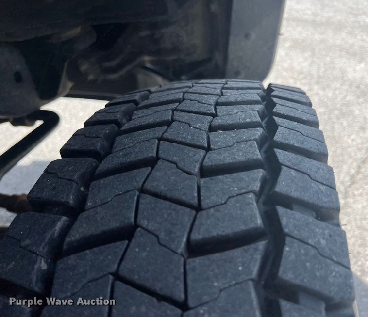 image for item HL9136 2015 Ford F550 Super Duty  bucket truck