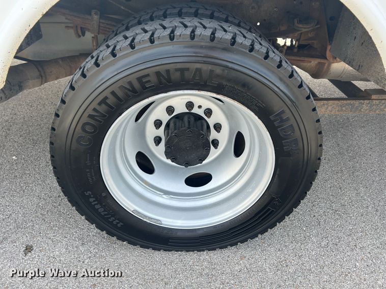 image for item HL9136 2015 Ford F550 Super Duty  bucket truck