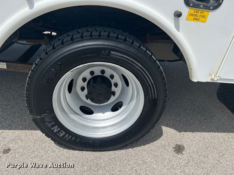 image for item HL9136 2015 Ford F550 Super Duty  bucket truck