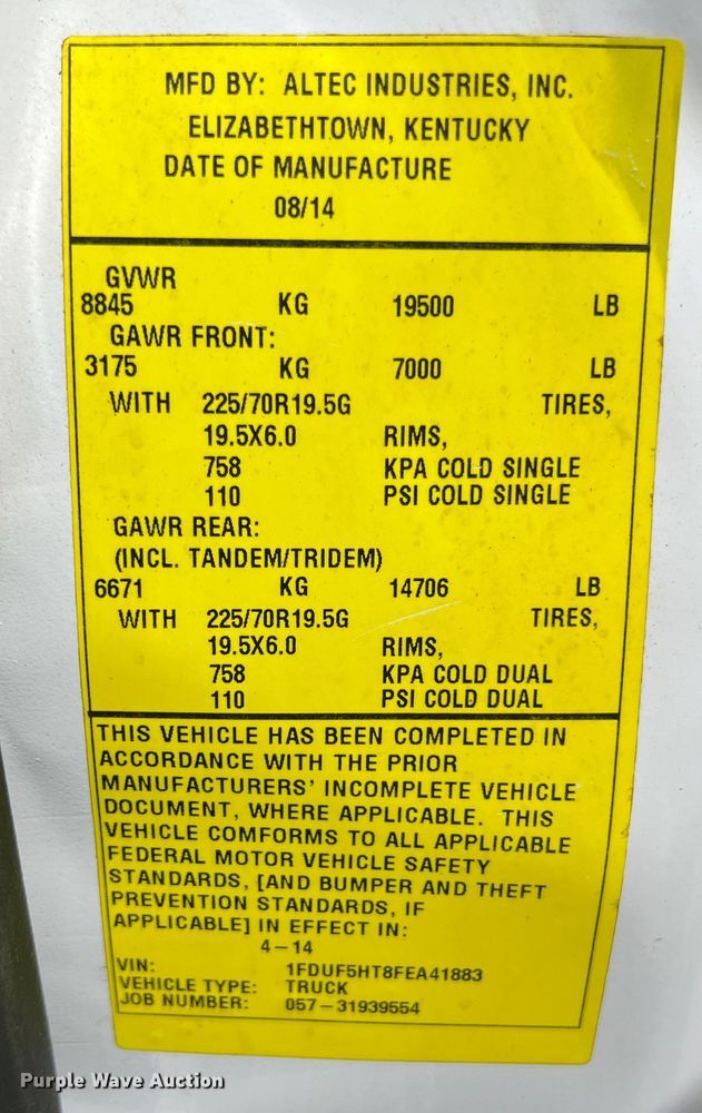 image for item HL9136 2015 Ford F550 Super Duty  bucket truck