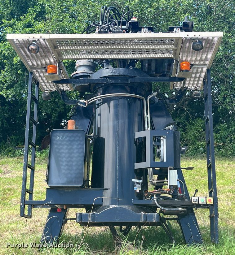 image for item HL9151 IMT 16000 Series III  crane