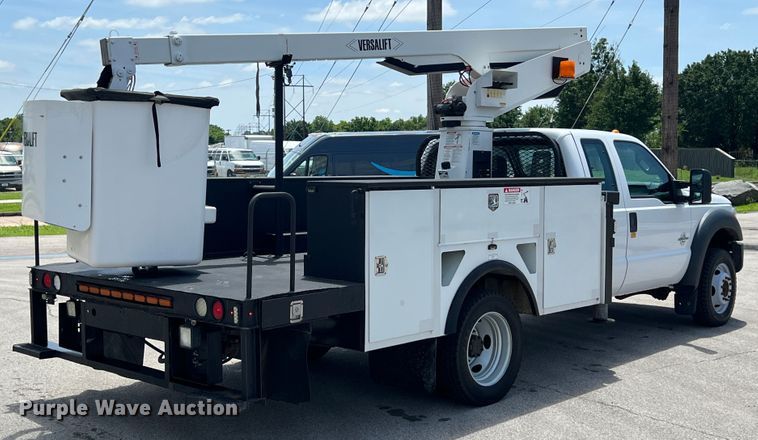image for item HL9160 2013 Ford F550 Super Duty  bucket truck