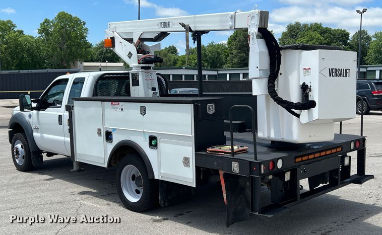 image for item HL9160 2013 Ford F550 Super Duty  bucket truck