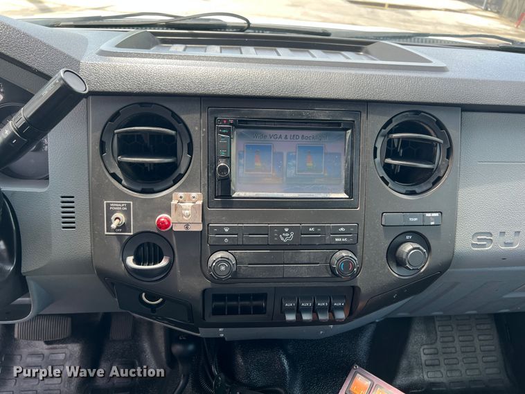 image for item HL9160 2013 Ford F550 Super Duty  bucket truck