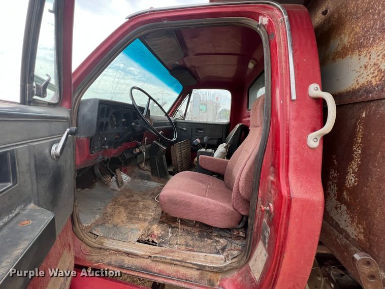 image for item HL9200 1985 Chevrolet C70  dump truck