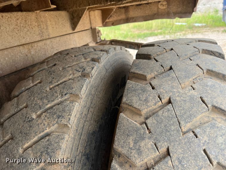 image for item HL9200 1985 Chevrolet C70  dump truck