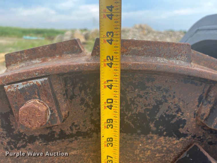 image for item HL9202 Trench Grader SP42  skid steer trench compactor