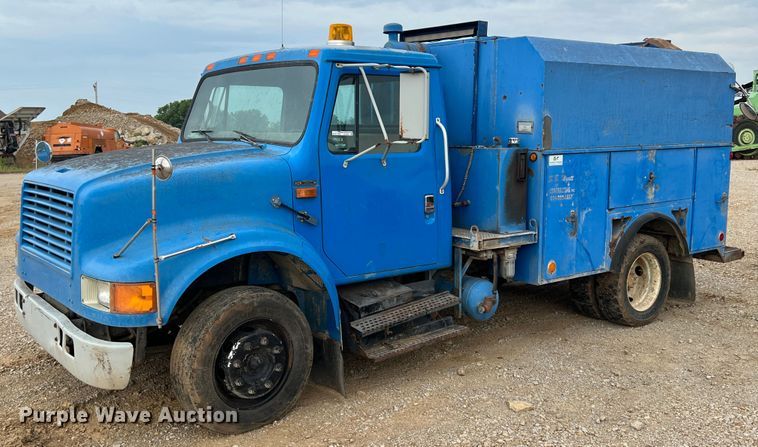 image for item HL9204 1991 International 4700  utility / service truck