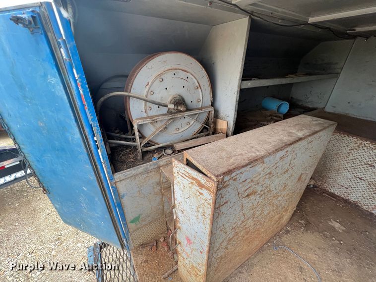 image for item HL9204 1991 International 4700  utility / service truck