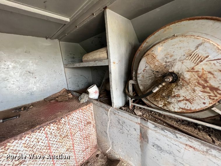 image for item HL9204 1991 International 4700  utility / service truck