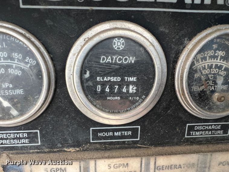 image for item HL9204 1991 International 4700  utility / service truck