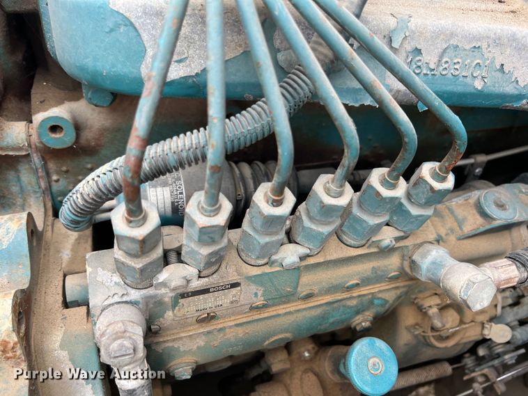 image for item HL9204 1991 International 4700  utility / service truck